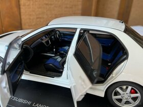 1:18 autoart mitsubishi lancer evo VIII - 6