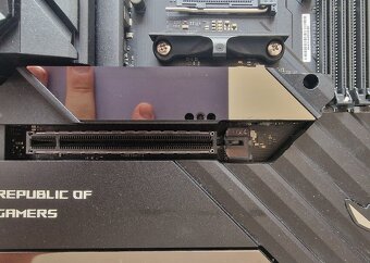 asus rog crosshair VIII EXTREME x570 + ryzen 7 5700g - 6