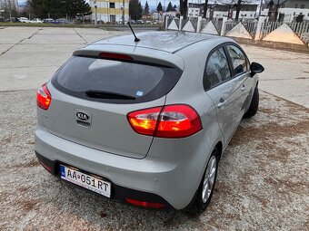 KIA Rio 1,4 16v cvt benzín - 6