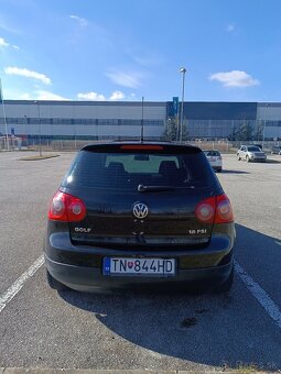 Volkswagen Golf 1.6 FSI - 6