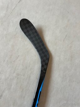 Predám hokejku Bauer Nexus League S22 SR - 6