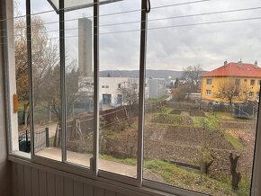 Jedinečný 3i byt s predzáhradkou, garážou a balkónom-Solivar - 6