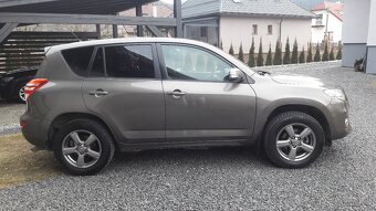 TOYOTA RAV4 2,2 D-4D M/T 4WD - 6