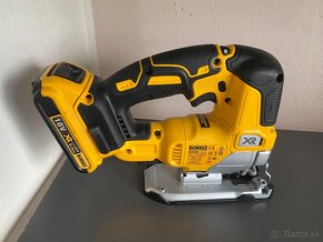 DeWALT DCS334 Akumulátorová bezuhlíková priamočiara píla - 6