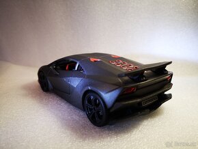 Predám kovový model Lamborghini Sesto Elemento, 1:24 - 6