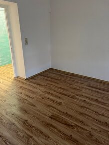 Predaj, 3izb byt s balkónom a pozemkom, 116 m2, Levice - 6