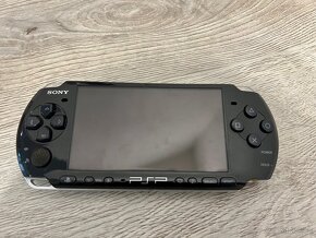 PSP Slim a Lite Piano Black + Prislusenstvo - 6