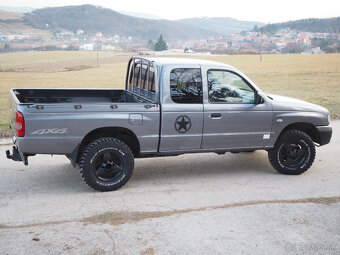 predám B2500 4x4,80kw r.v.2005,2,5td,ako ford ranger - 6