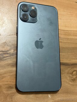 Predám Apple iPhone 12 PRO MAX 128GB Blue bežne známky použ - 6