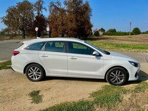 Hyundai i30 CW Kombi 1.6 CRDi 7DCT - 6