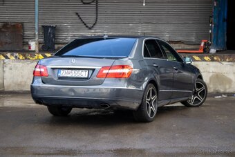 Mercedes-Benz E 350 cdi W212 Sedan Blue Elegance 4matic - 6