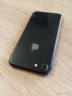 iPhone 8 / 64GB prasknutý displej - 6