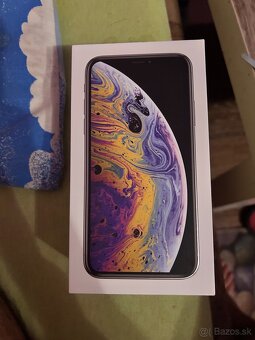 Apple iPhone Xs64GB Silver +Apple iPhone 8 Plus - 6