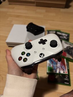 Xbox One S - 6