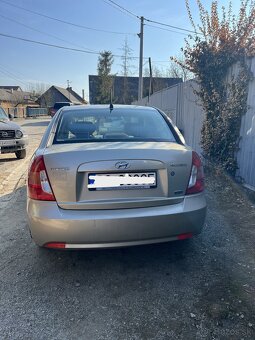 Hyundai Accent - 6