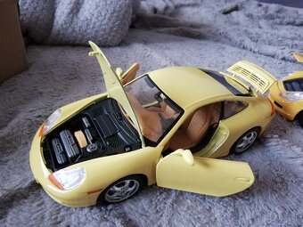 1:18 poskodene  2x PORSCHE 911+Boxter - 6