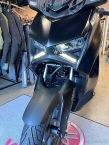 Yamaha XMAX 300 Tech Max - 6