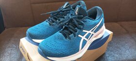 Predám dámske bežecké topánky Asics 39.5 - 6