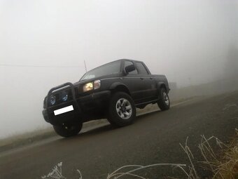 Predám Nissan Navara D22 - 6