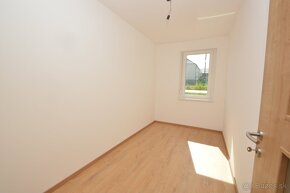 Predaj slnečný 3i byt s 143,20 m2 predzáhradkou, Rajka - 6