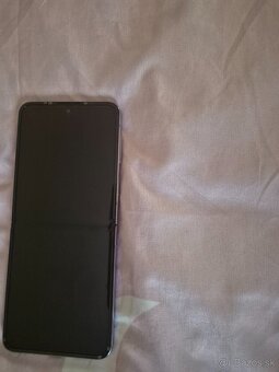 Samsung Galaxy Z Flip4 - 6