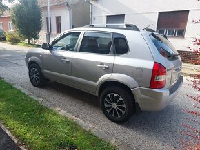 Hyundai Tucson 2.7i 4x4 AUTOMAT - 6