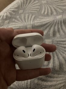 Apple AirPods 2019 - 6