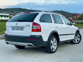 Škoda Octavia Combi Scout 2.0 TDI 4x4 Xenon Alcantara - 6