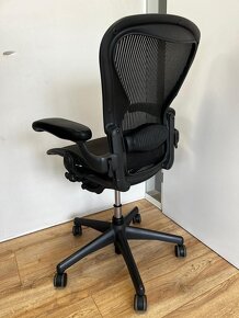 Herman Miller Aeron Full Option with lumbar support - 6