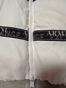 Dlhá biela vatovaná vesta zn. Armani Exchange originál - 6