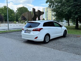 Hyundai i30 kombi 1,6 diesel - 6