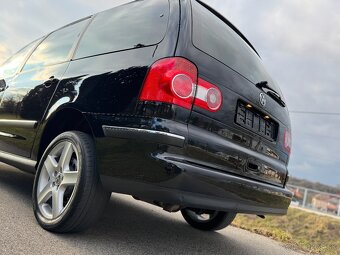 Volkswagen Sharan 2.0 TDI 08“ Highline 7- miest - - 6