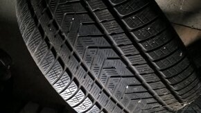 2 ks ZIMNÉ 315/30 R22 107V  PIRELLI cca 5-6mm DOT4020 39€/ks - 6