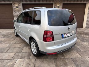 Volkswagen Touran 2.0 TDI DSG 7 miestny - 6