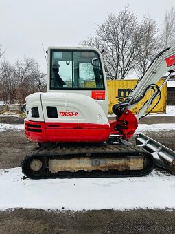 Pásové rypadlo Takeuchi TB250-2 5t - 6