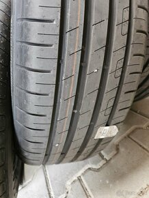 Letné pneu Goodyear 215/55/R17 94V - 6