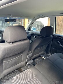 Volkswagen Golf 1.8 - 6