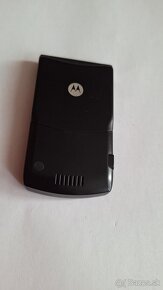 Motorola Razr  V3 top stav - 6