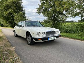 Jaguar XJ V12 - 6