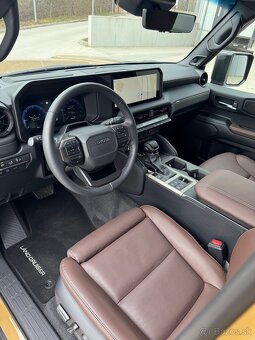 TOYOTA LANDCRUISER FIRST EDITION LIMITED - 6