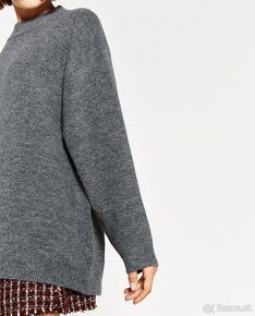 ZARA - nádherný, kvalitný jemný sveter v oversize strihu - 6