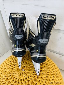 Korcule CCM Tacks AS-570 SR wide 9 - 6