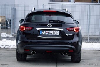 Infiniti QX70 - 6