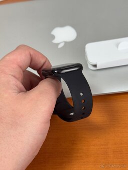 Apple Watch 10 42mm GPS MIDNIGHT - nové, rok záruka - 6