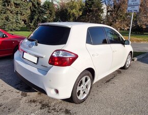 Toyota Auris 1,6 - 6