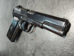 PIŠTOĽ TOKAREV TT33, r.v.1945 - 6