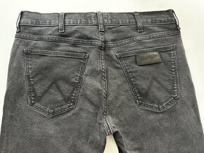 Nové,kvalitné,pánske džínsy WRANGLER - veľkosť 33/32 - 6