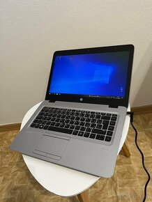 Notebook 14" HP.AMD PRO A10-8700B 4x1,80GHz.8gb ram.180SSD - 6