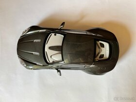 1:18 autoart aston martin one-77 - 6