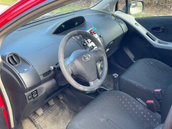 Predám Toyota Yaris 1.3 r.v. 2008 - 6